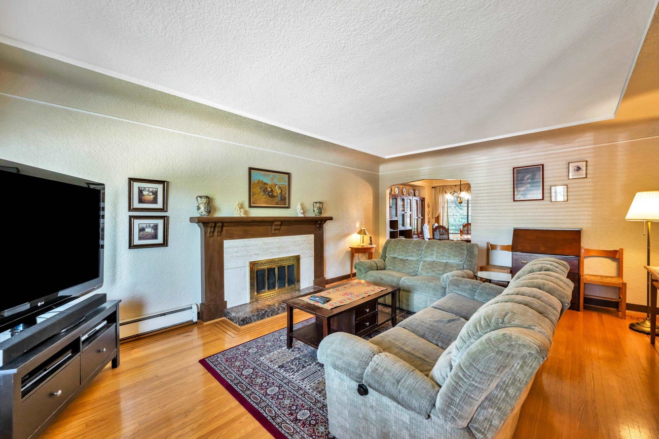 3778 Triumph Street - Vancouver Heights Single Family Residence for Sale, 4 Bedrooms (R3090665)# - 2