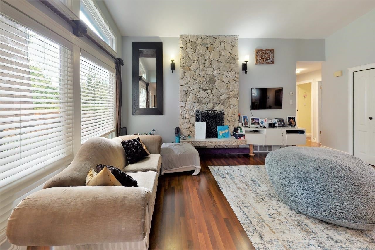1190 Augusta Avenue - Simon Fraser Univer. single-family-residence for Sale, 4 Bedrooms (R3090788)# - 4