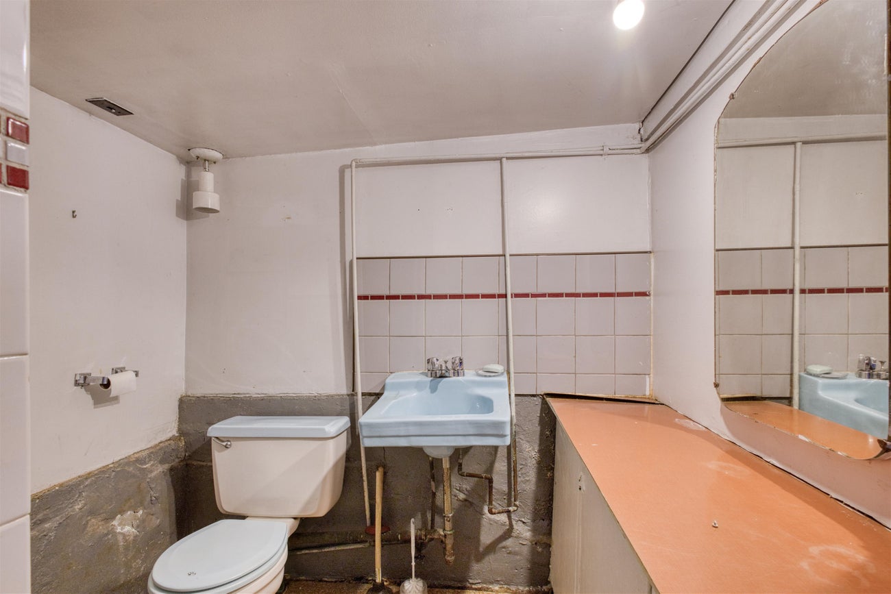 1111 Cartier Avenue - Maillardville Single Family Residence for Sale, 3 Bedrooms (R3091048)# - 16