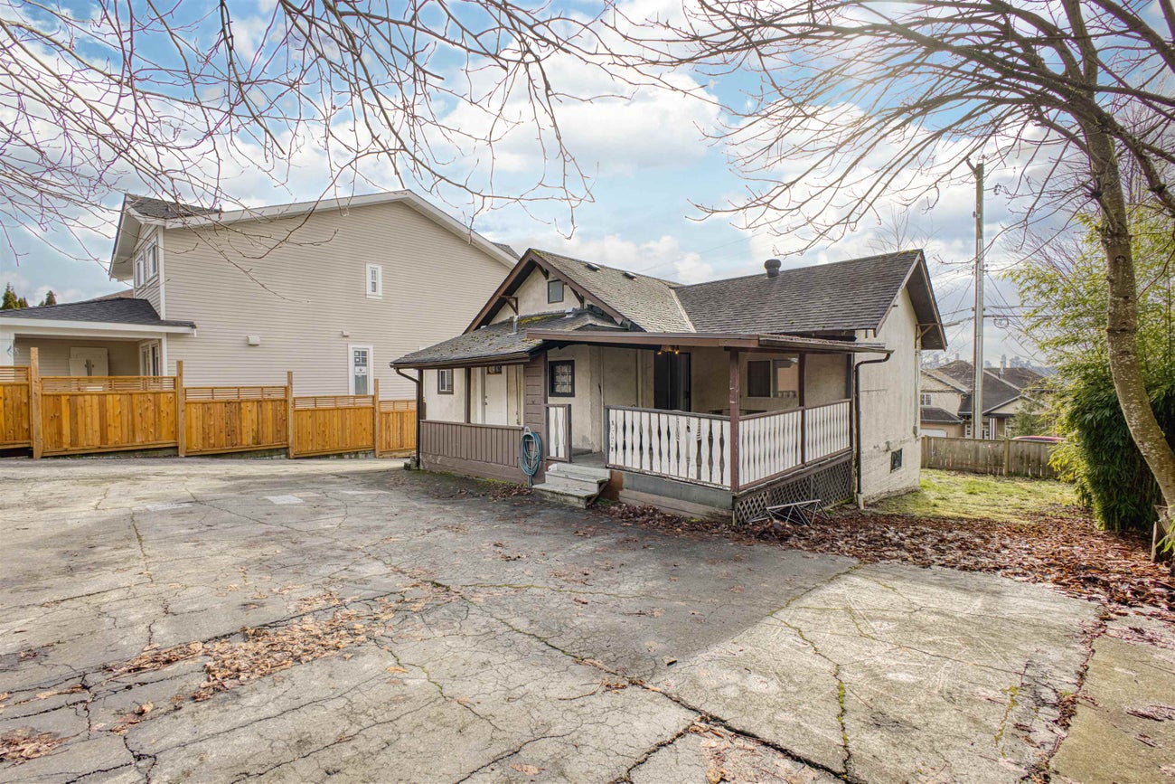 1111 Cartier Avenue - Maillardville Single Family Residence for Sale, 3 Bedrooms (R3091048)# - 20