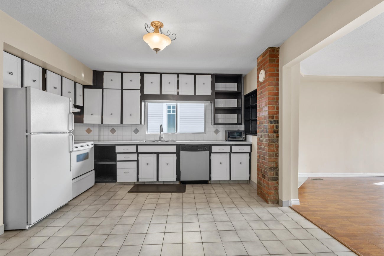 1111 Cartier Avenue - Maillardville Single Family Residence for Sale, 3 Bedrooms (R3091048)# - 8