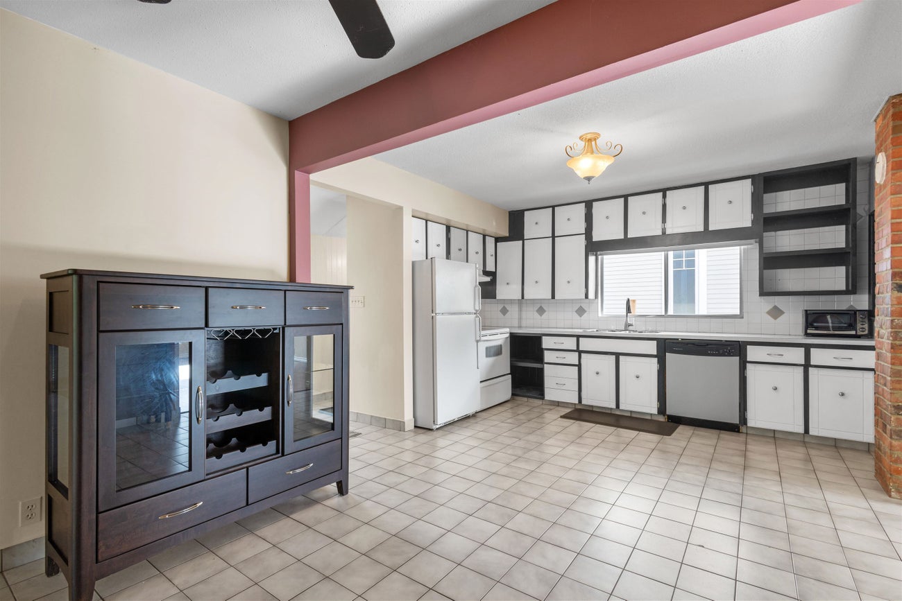 1111 Cartier Avenue - Maillardville Single Family Residence for Sale, 3 Bedrooms (R3091048)# - 9