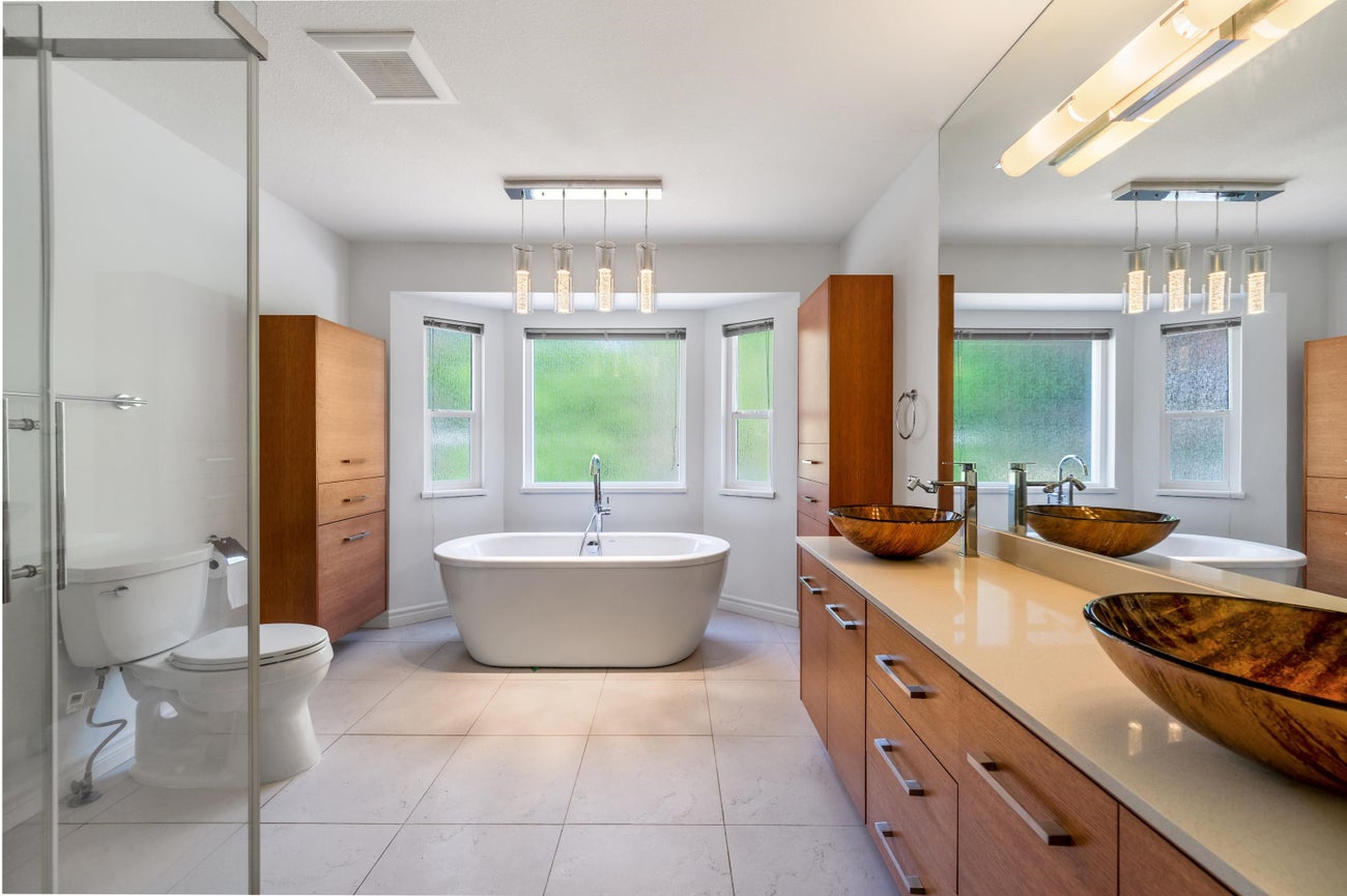 2507 Ashurst Avenue - Coquitlam East Single Family Residence for Sale, 7 Bedrooms (R3092373)# - 24 2507 Ashurst Avenue - Coquitlam East Single Family Residence for Sale, 7 Bedrooms (R3092373)# - 24