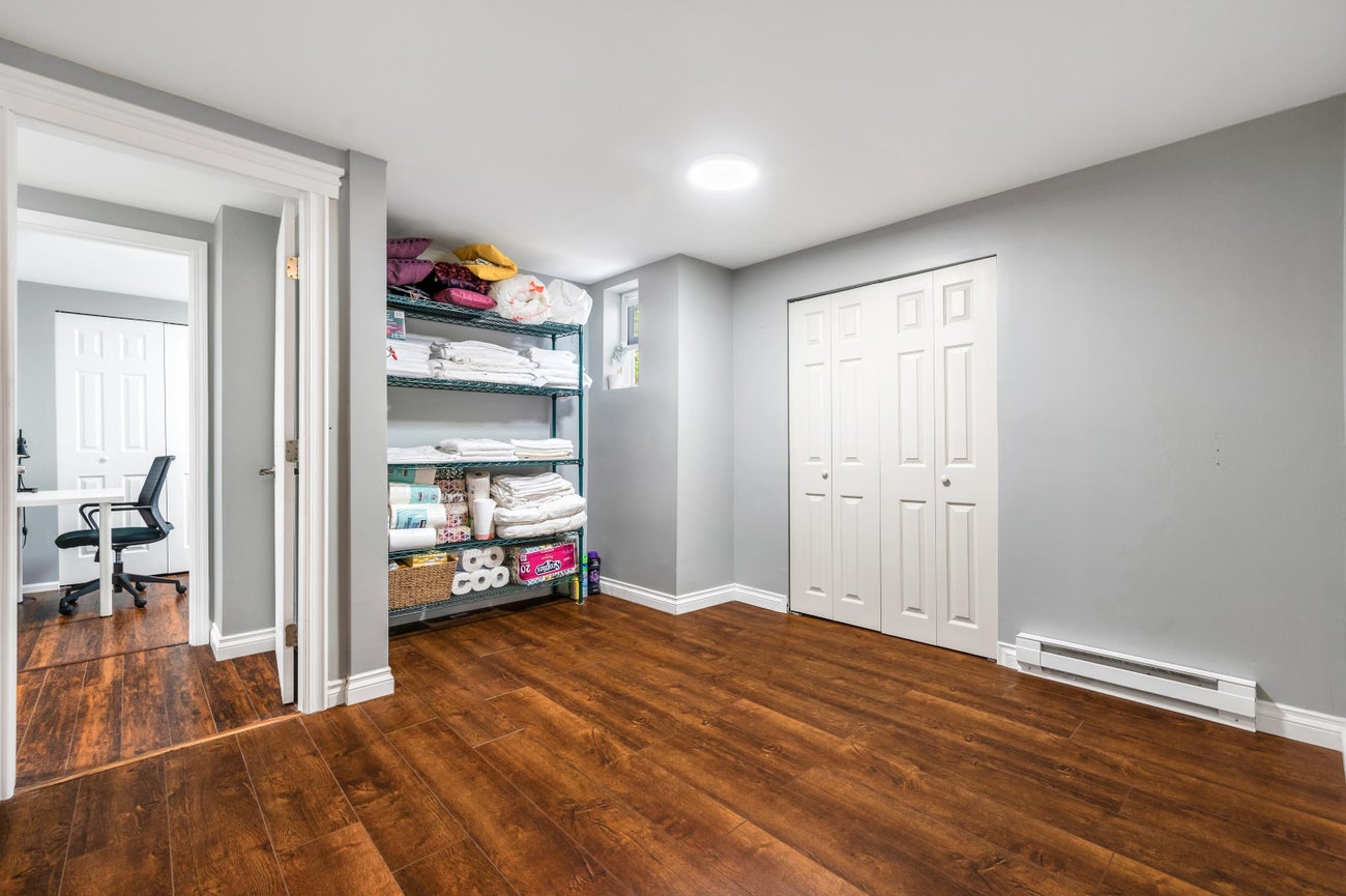 2507 Ashurst Avenue - Coquitlam East Single Family Residence for Sale, 7 Bedrooms (R3092373)# - 32 2507 Ashurst Avenue - Coquitlam East Single Family Residence for Sale, 7 Bedrooms (R3092373)# - 32