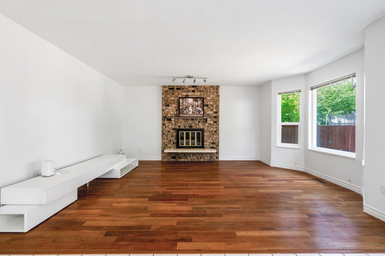 2507 Ashurst Avenue - Coquitlam East Single Family Residence for Sale, 7 Bedrooms (R3092373)# - 4 2507 Ashurst Avenue - Coquitlam East Single Family Residence for Sale, 7 Bedrooms (R3092373)# - 4