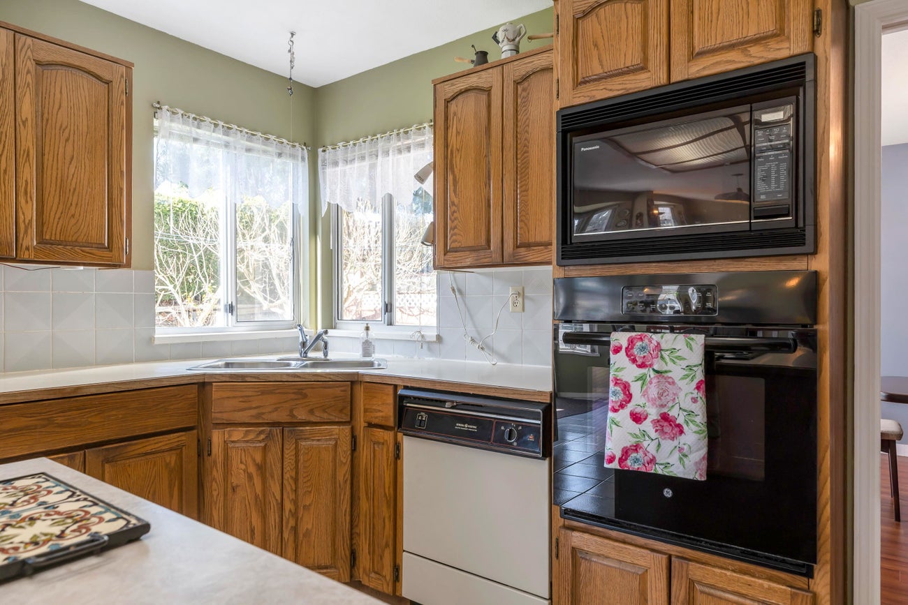 1859 Walnut Crescent - Central Coquitlam Single Family Residence for Sale, 5 Bedrooms (R3092772)# - 12