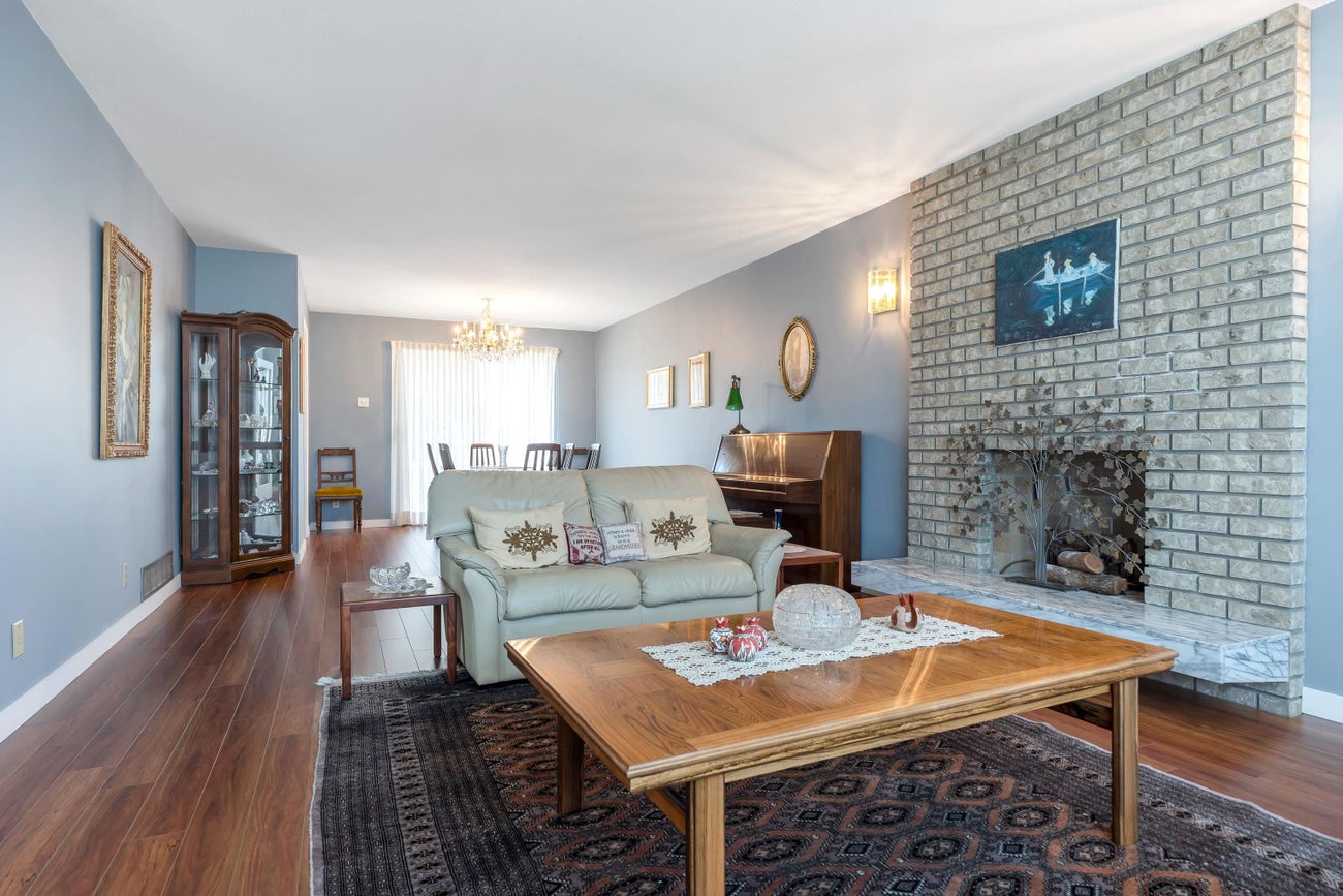 1859 Walnut Crescent - Central Coquitlam Single Family Residence for Sale, 5 Bedrooms (R3092772)# - 5