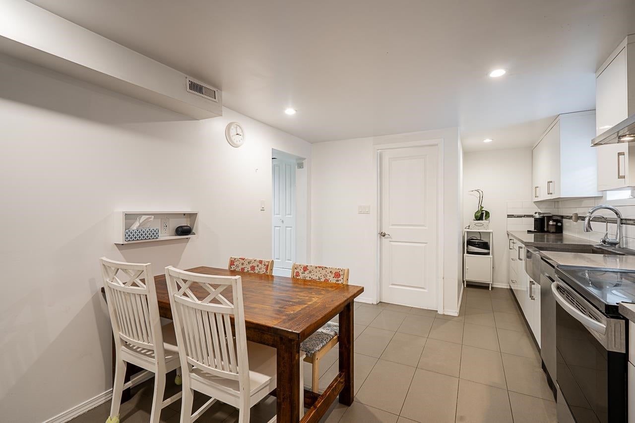 2057 Lorraine Avenue - Central Coquitlam Single Family Residence for Sale, 5 Bedrooms (R3092863)# - 19