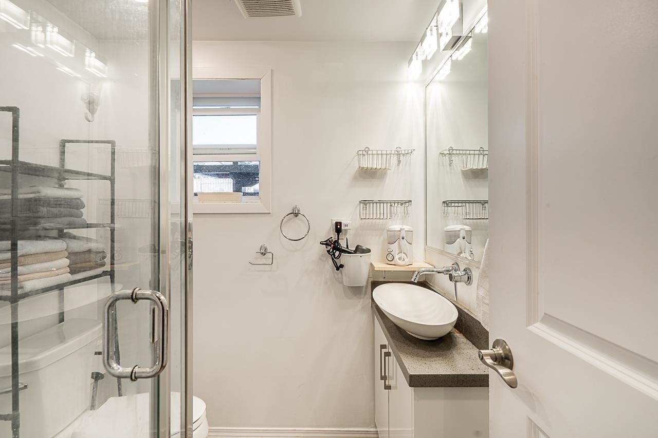 2057 Lorraine Avenue - Central Coquitlam Single Family Residence for Sale, 5 Bedrooms (R3092863)# - 21