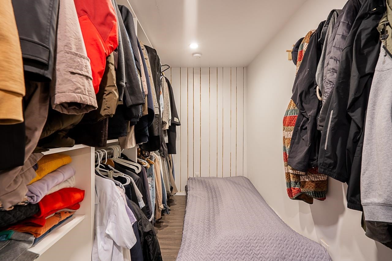 2057 Lorraine Avenue - Central Coquitlam Single Family Residence for Sale, 5 Bedrooms (R3092863)# - 22