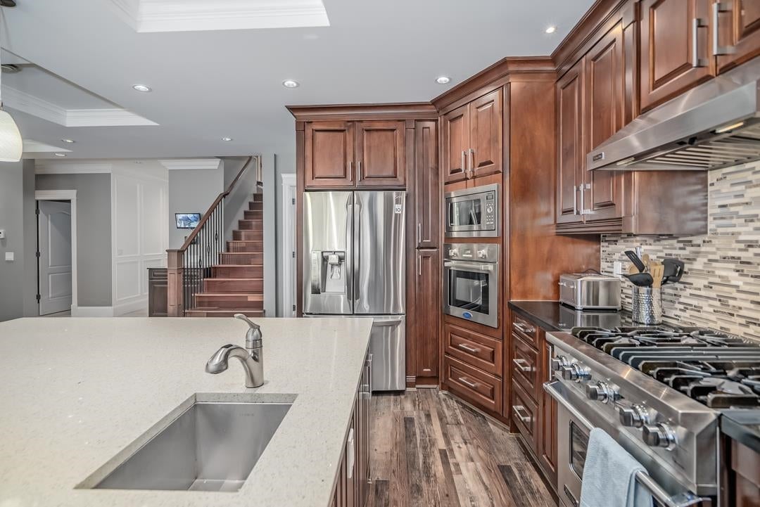 836 Sprice Avenue - Coquitlam West Single Family Residence for Sale, 7 Bedrooms (R3093090)# - 17