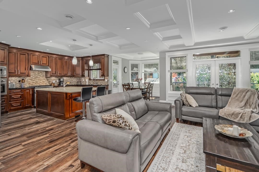 836 Sprice Avenue - Coquitlam West Single Family Residence for Sale, 7 Bedrooms (R3093090)# - 21