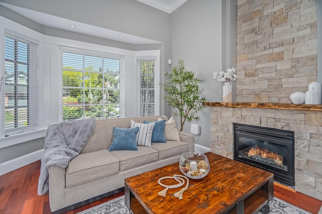 836 Sprice Avenue - Coquitlam West Single Family Residence for Sale, 7 Bedrooms (R3093090)# - 6