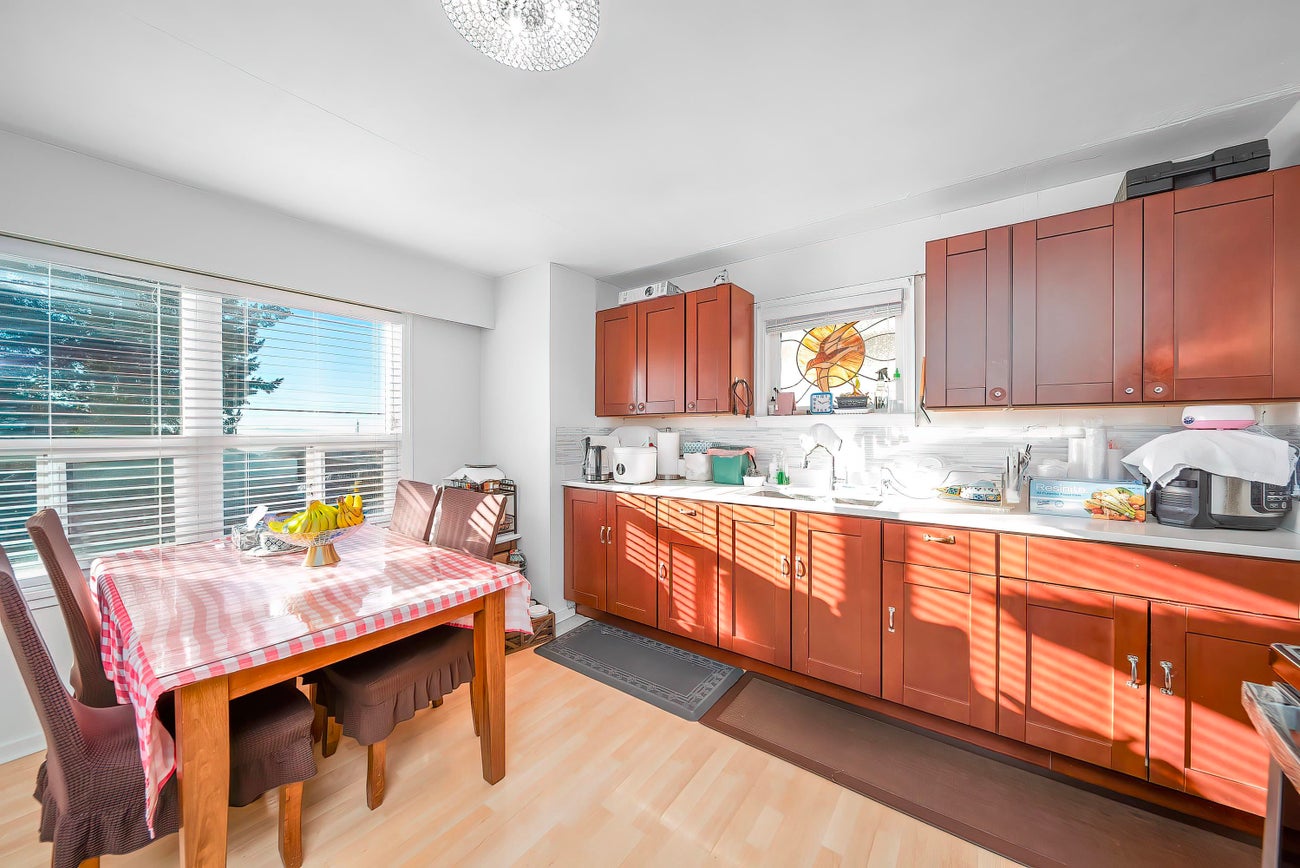 915 Walls Avenue - Maillardville Single Family Residence for Sale, 3 Bedrooms (R3093309)# - 3