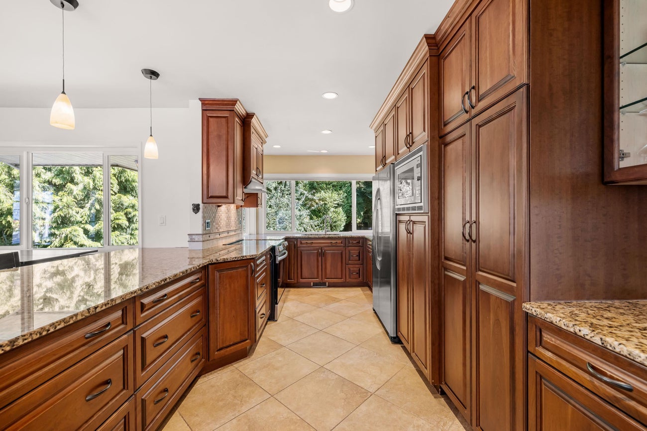 525 Appian Way - Coquitlam West Single Family Residence for Sale, 3 Bedrooms (R3093383)# - 14