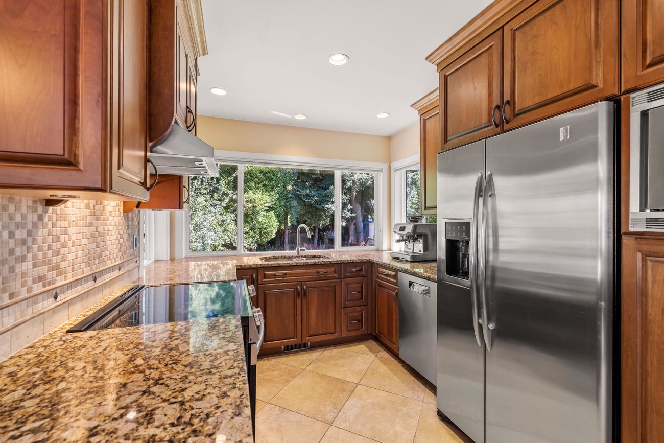 525 Appian Way - Coquitlam West Single Family Residence for Sale, 3 Bedrooms (R3093383)# - 15