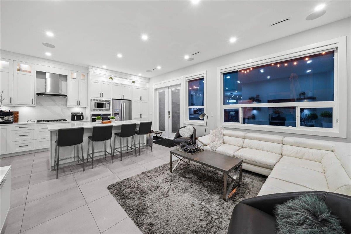 1041 Stewart Avenue - Maillardville Single Family Residence for Sale, 9 Bedrooms (R3093723)# - 12