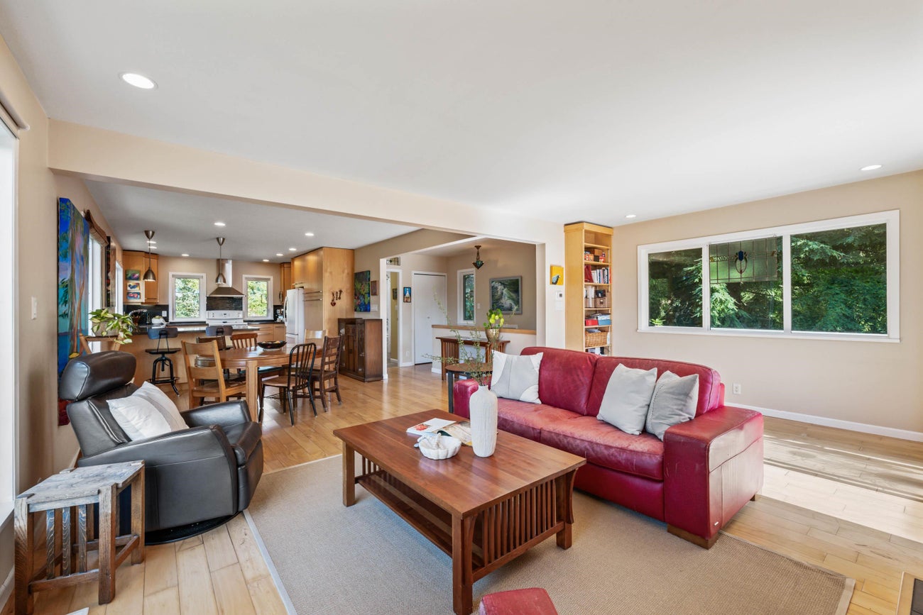 935 Stardale Avenue - Coquitlam West Single Family Residence for Sale, 4 Bedrooms (R3093884)# - 30