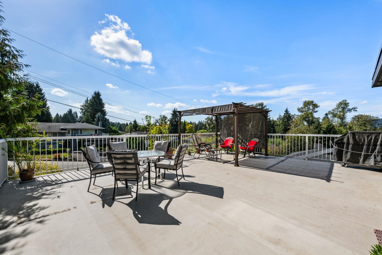 935 Stardale Avenue - Coquitlam West Single Family Residence for Sale, 4 Bedrooms (R3093884)# - 33