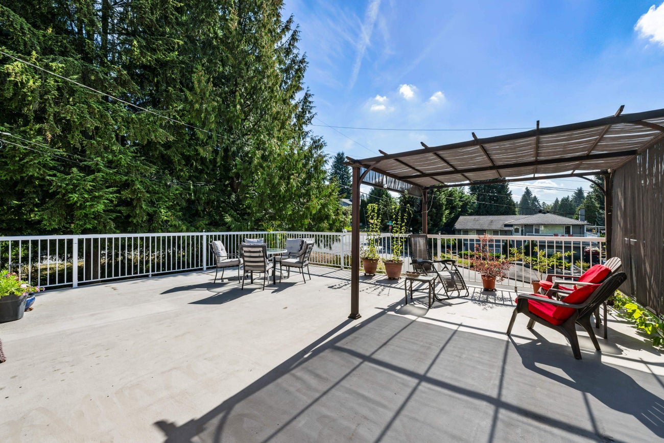 935 Stardale Avenue - Coquitlam West Single Family Residence for Sale, 4 Bedrooms (R3093884)# - 34