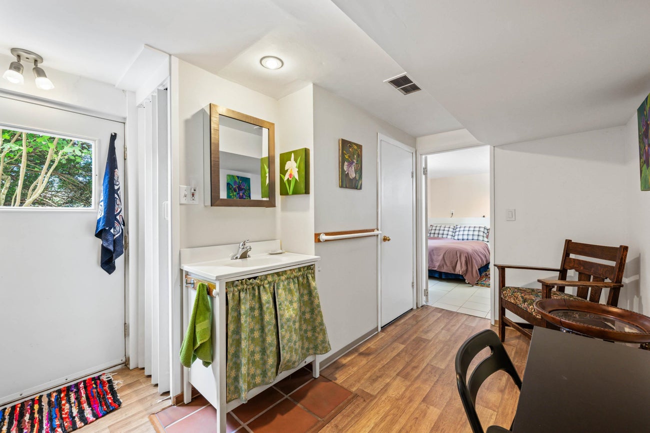 935 Stardale Avenue - Coquitlam West Single Family Residence for Sale, 4 Bedrooms (R3093884)# - 38