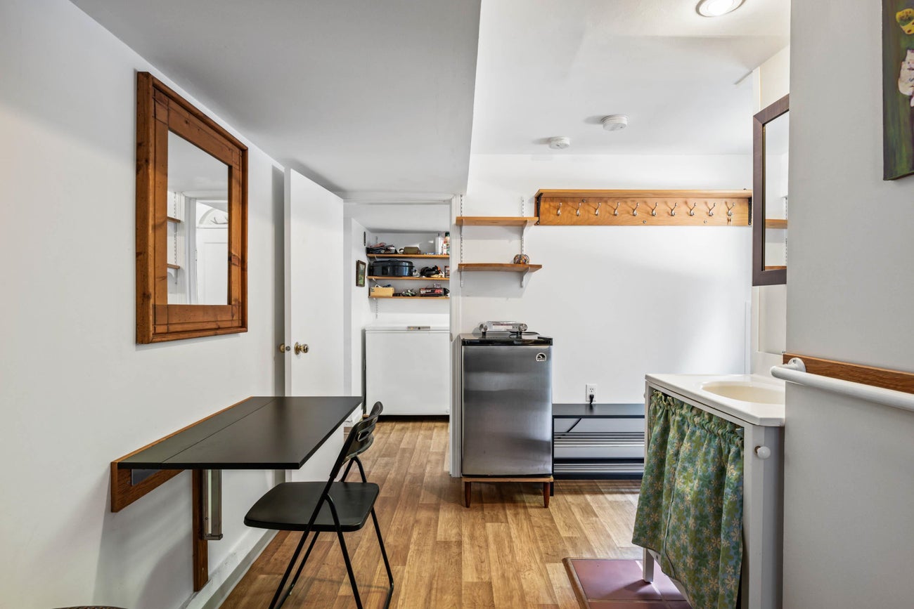 935 Stardale Avenue - Coquitlam West Single Family Residence for Sale, 4 Bedrooms (R3093884)# - 39