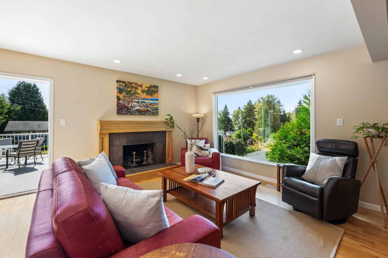 935 Stardale Avenue - Coquitlam West Single Family Residence for Sale, 4 Bedrooms (R3093884)# - 4