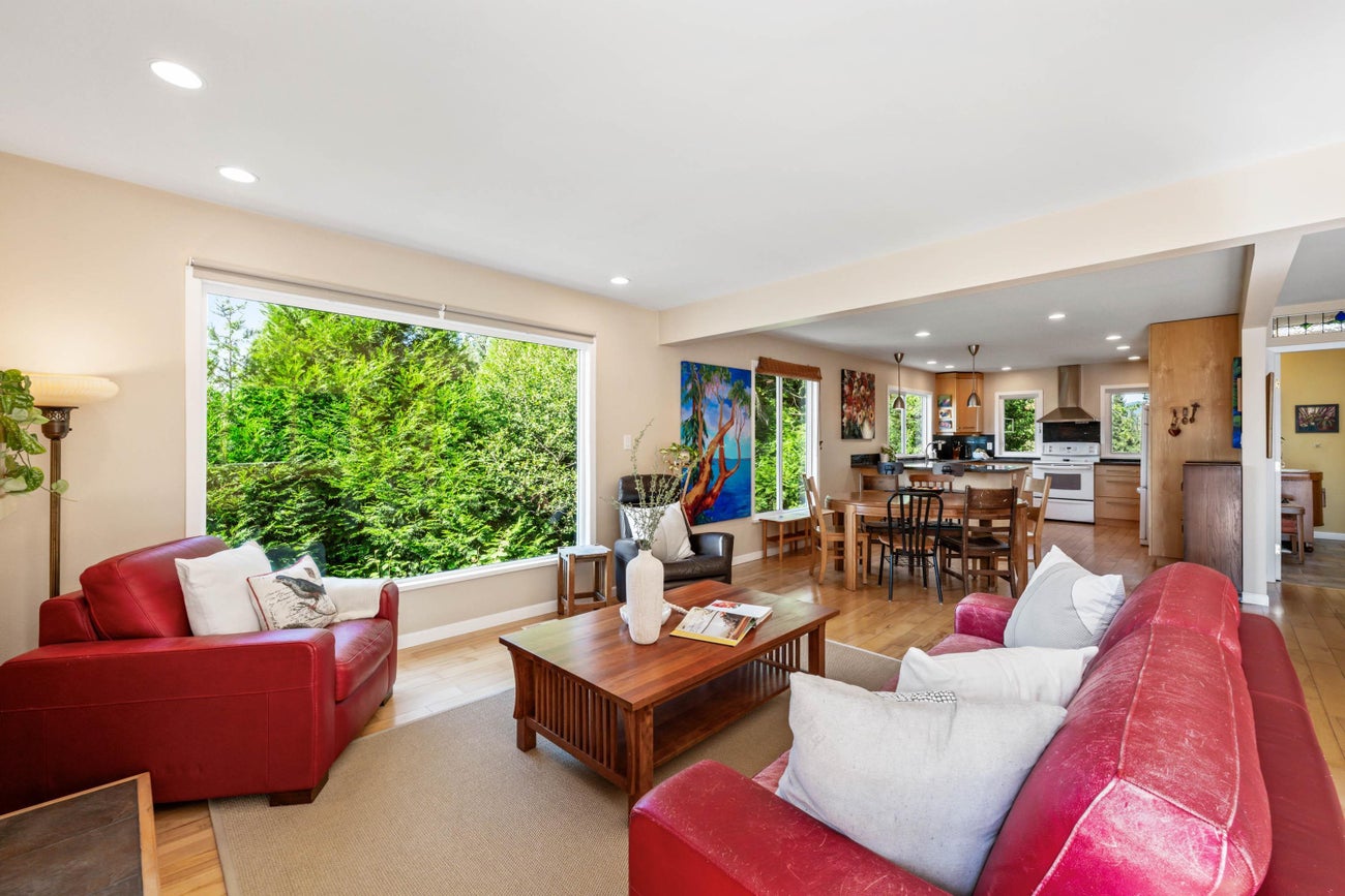 935 Stardale Avenue - Coquitlam West Single Family Residence for Sale, 4 Bedrooms (R3093884)# - 6