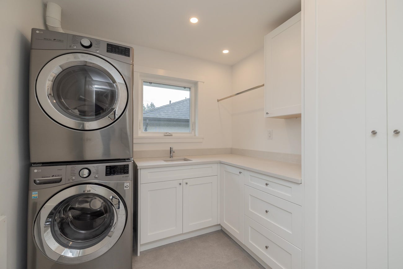 7139 Paulus Crescent - Montecito Single Family Residence for Sale, 7 Bedrooms (R3094101)# - 20