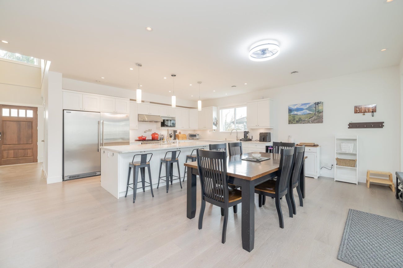 7139 Paulus Crescent - Montecito Single Family Residence for Sale, 7 Bedrooms (R3094101)# - 7