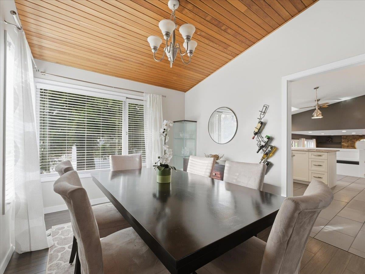 385 Hickey Drive - Coquitlam East Single Family Residence for Sale, 5 Bedrooms (R3094640)# - 11