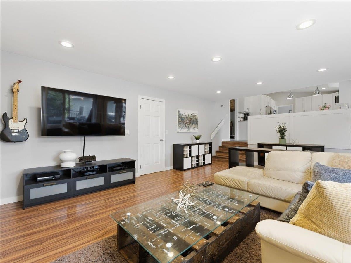 385 Hickey Drive - Coquitlam East Single Family Residence for Sale, 5 Bedrooms (R3094640)# - 15