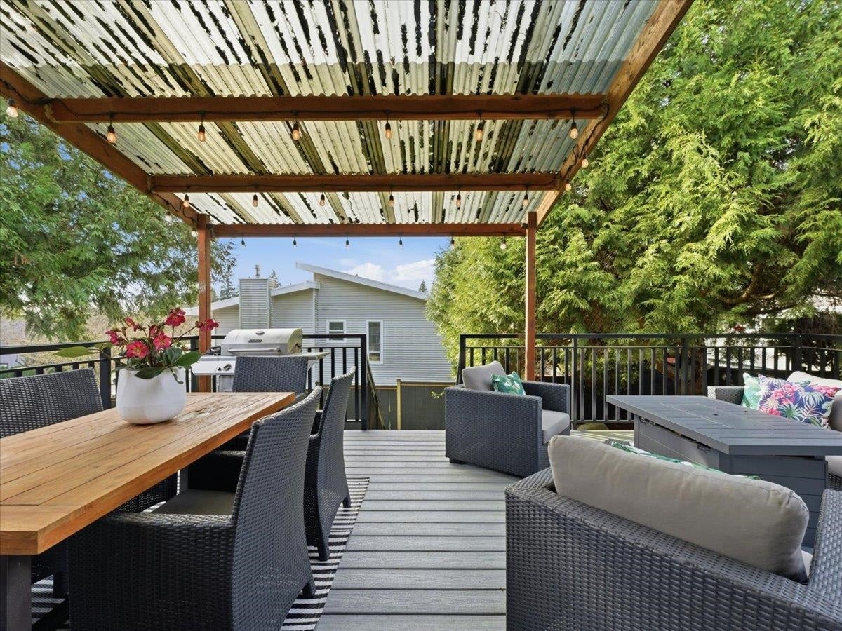 385 Hickey Drive - Coquitlam East Single Family Residence for Sale, 5 Bedrooms (R3094640)# - 33