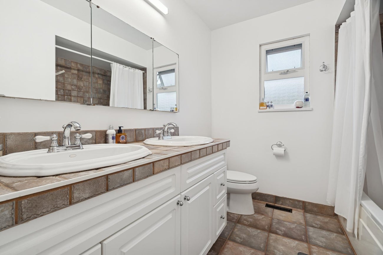 4356 Oxford Street - Vancouver Heights Single Family Residence for Sale, 5 Bedrooms (R3094816)# - 21