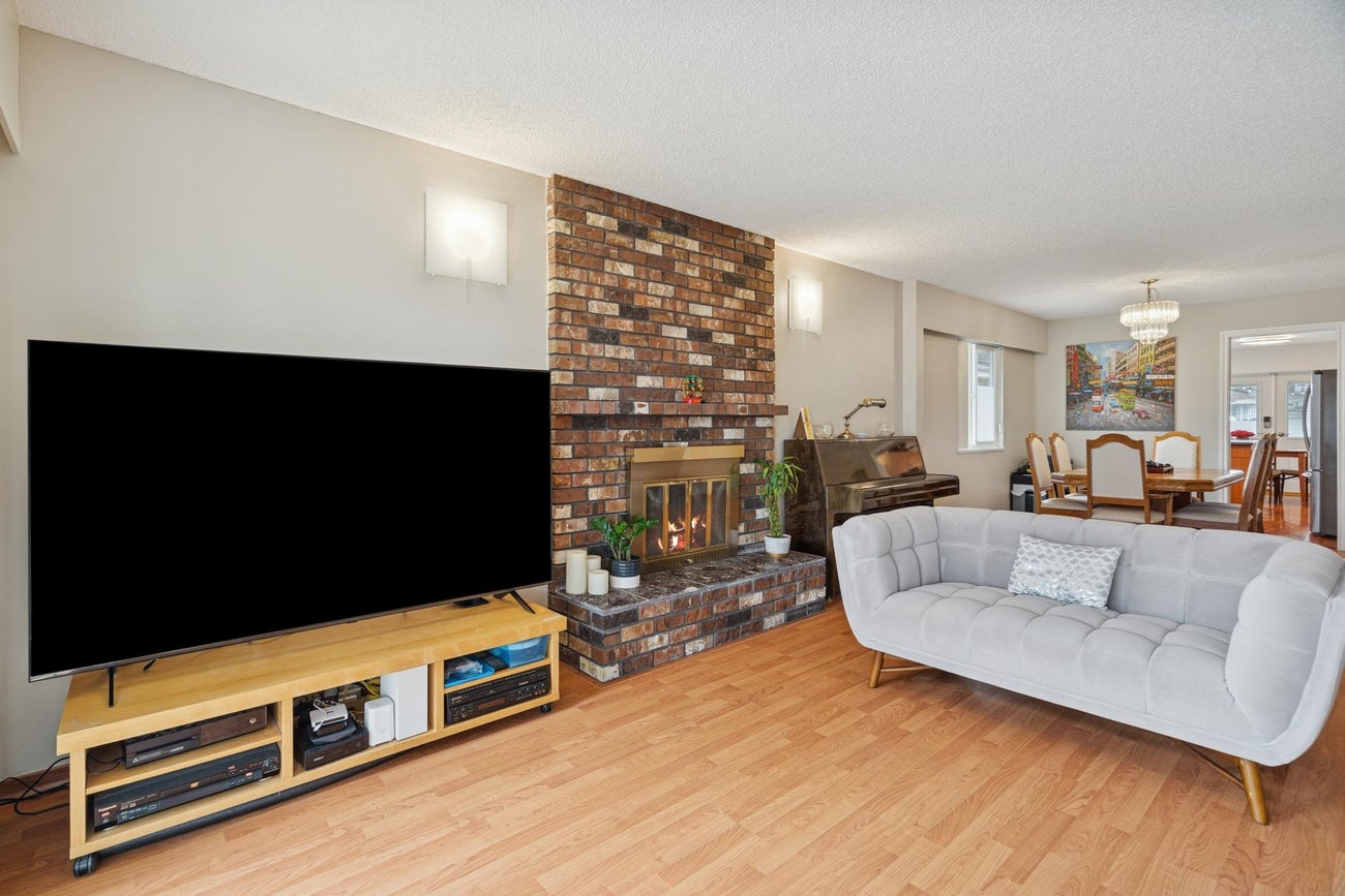 4356 Oxford Street - Vancouver Heights Single Family Residence for Sale, 5 Bedrooms (R3094816)# - 5