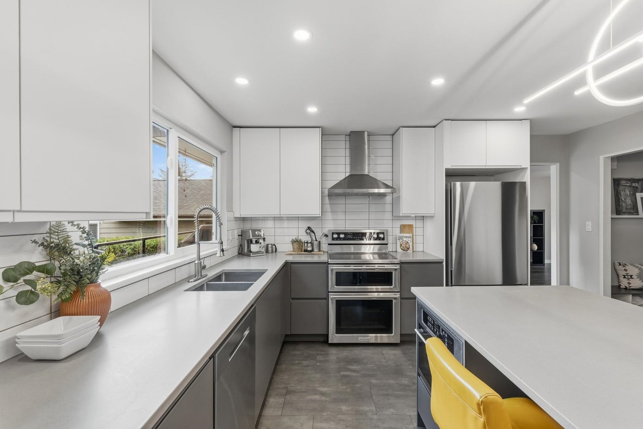 363 Dartmoor Drive - Coquitlam East Single Family Residence for Sale, 5 Bedrooms (R3094915)# - 10