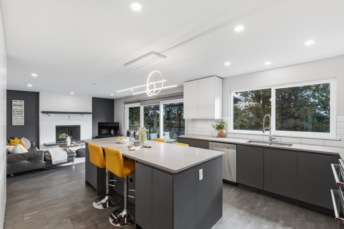 363 Dartmoor Drive - Coquitlam East Single Family Residence for Sale, 5 Bedrooms (R3094915)# - 8