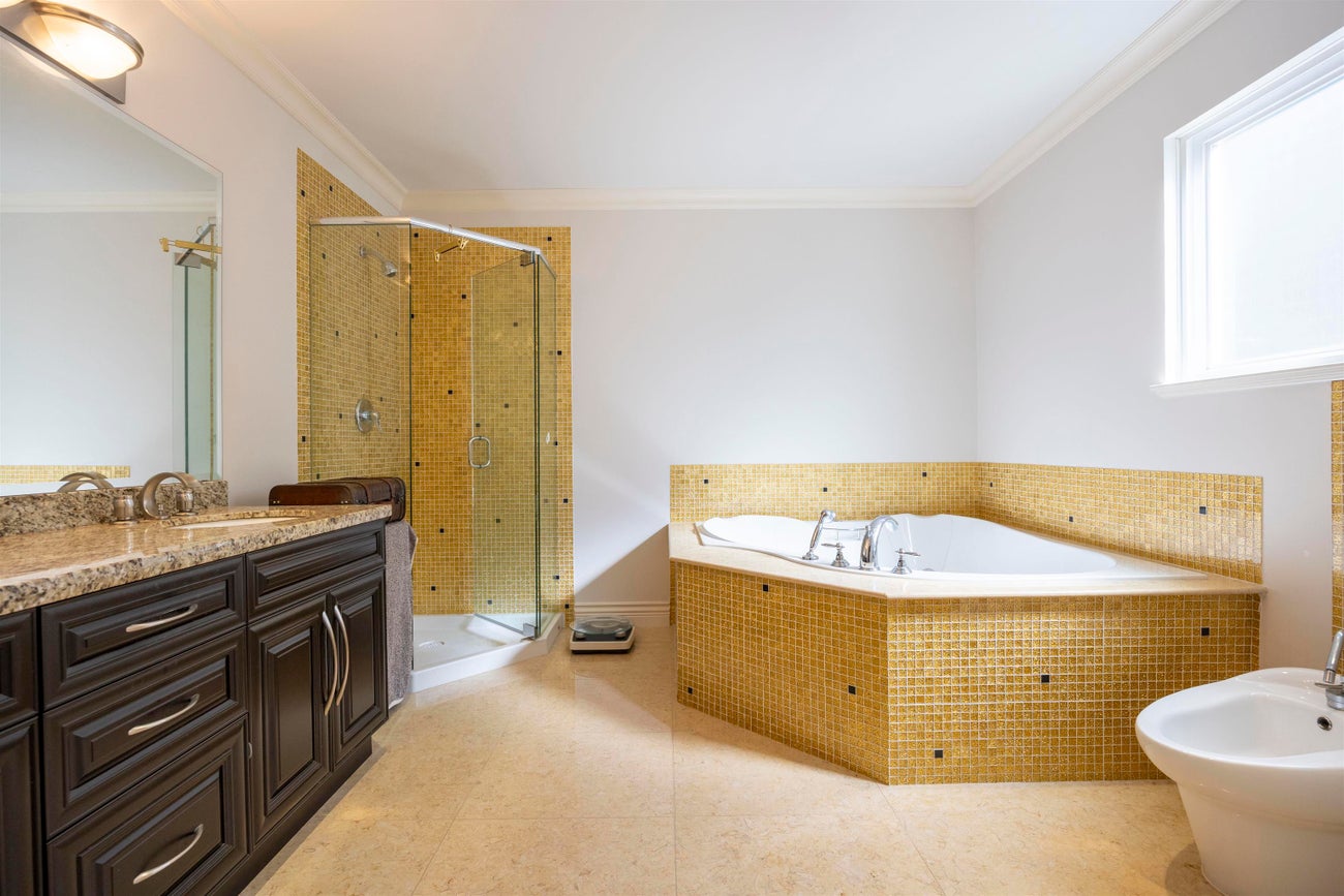 7353 Union Street - Simon Fraser Univer. single-family-residence for Sale, 5 Bedrooms (R3095229)# - 18