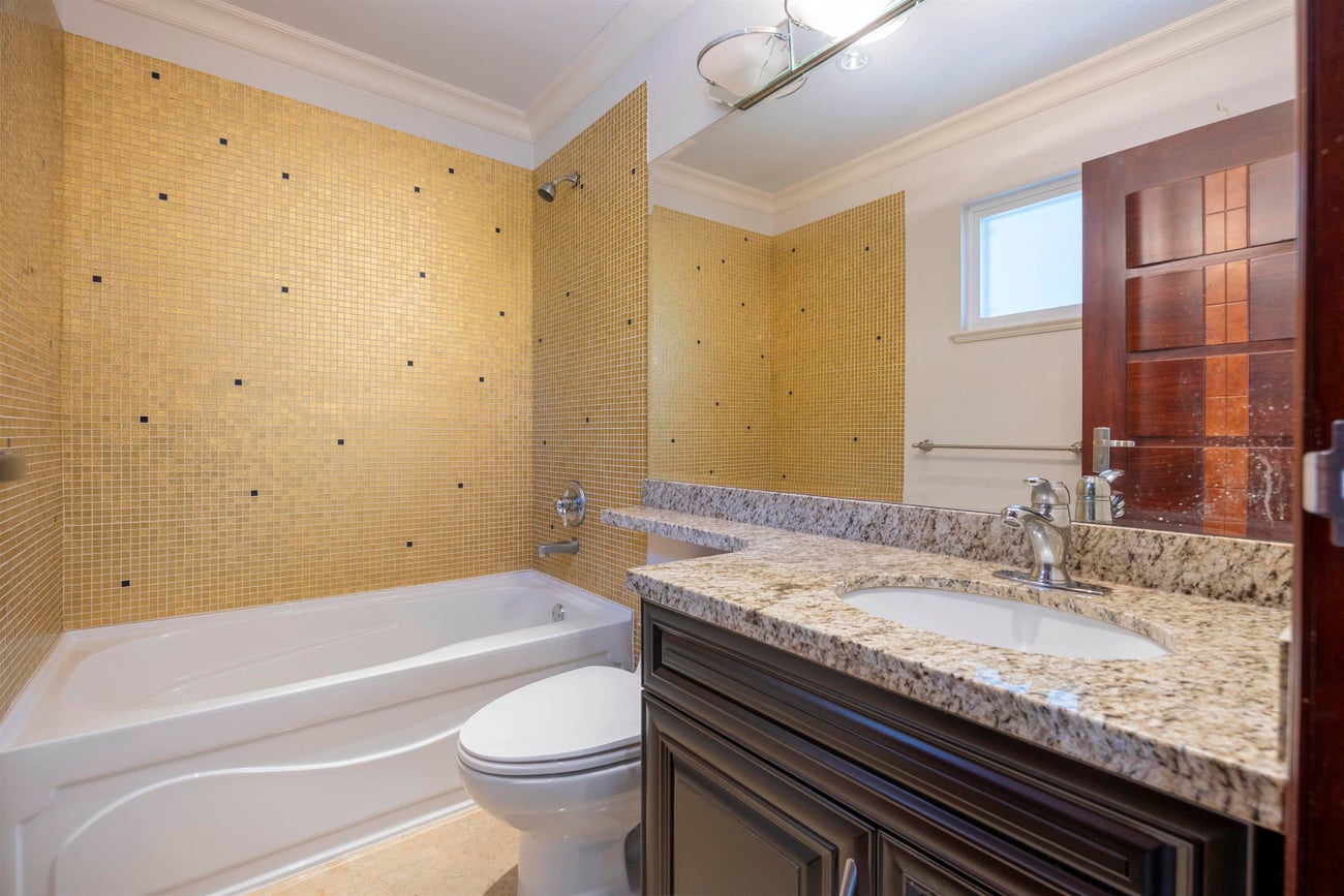 7353 Union Street - Simon Fraser Univer. single-family-residence for Sale, 5 Bedrooms (R3095229)# - 20