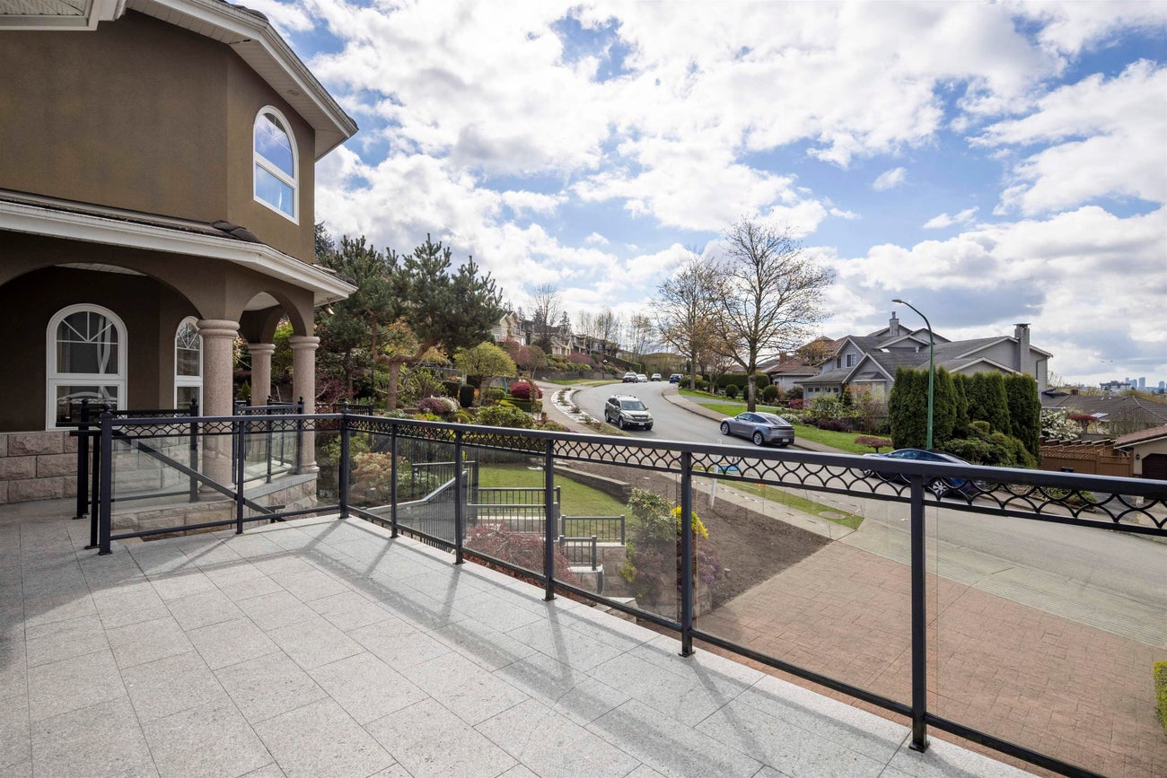 7353 Union Street - Simon Fraser Univer. single-family-residence for Sale, 5 Bedrooms (R3095229)# - 2