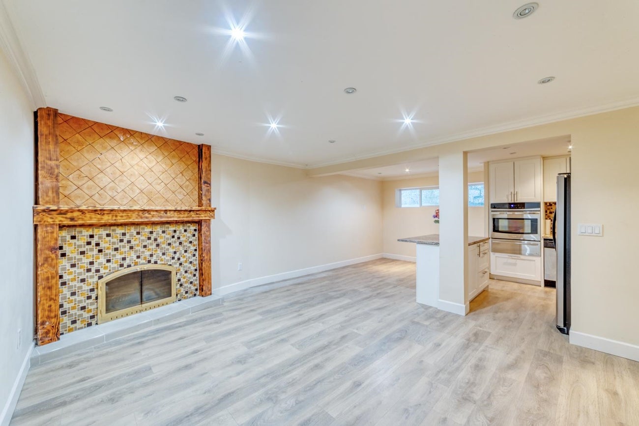 990 Kinsac Street - Coquitlam West Single Family Residence for Sale, 5 Bedrooms (R3095340)# - 29