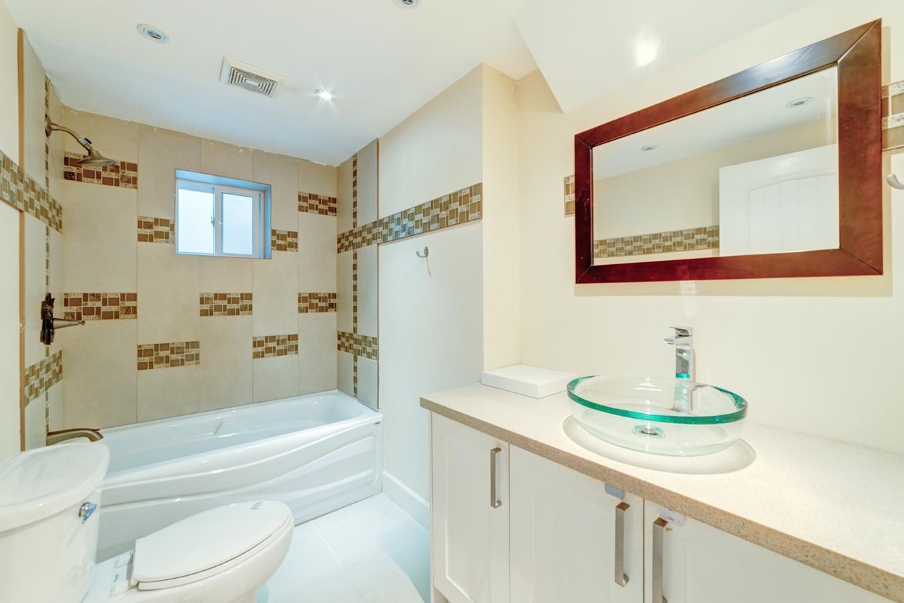 990 Kinsac Street - Coquitlam West Single Family Residence for Sale, 5 Bedrooms (R3095340)# - 30