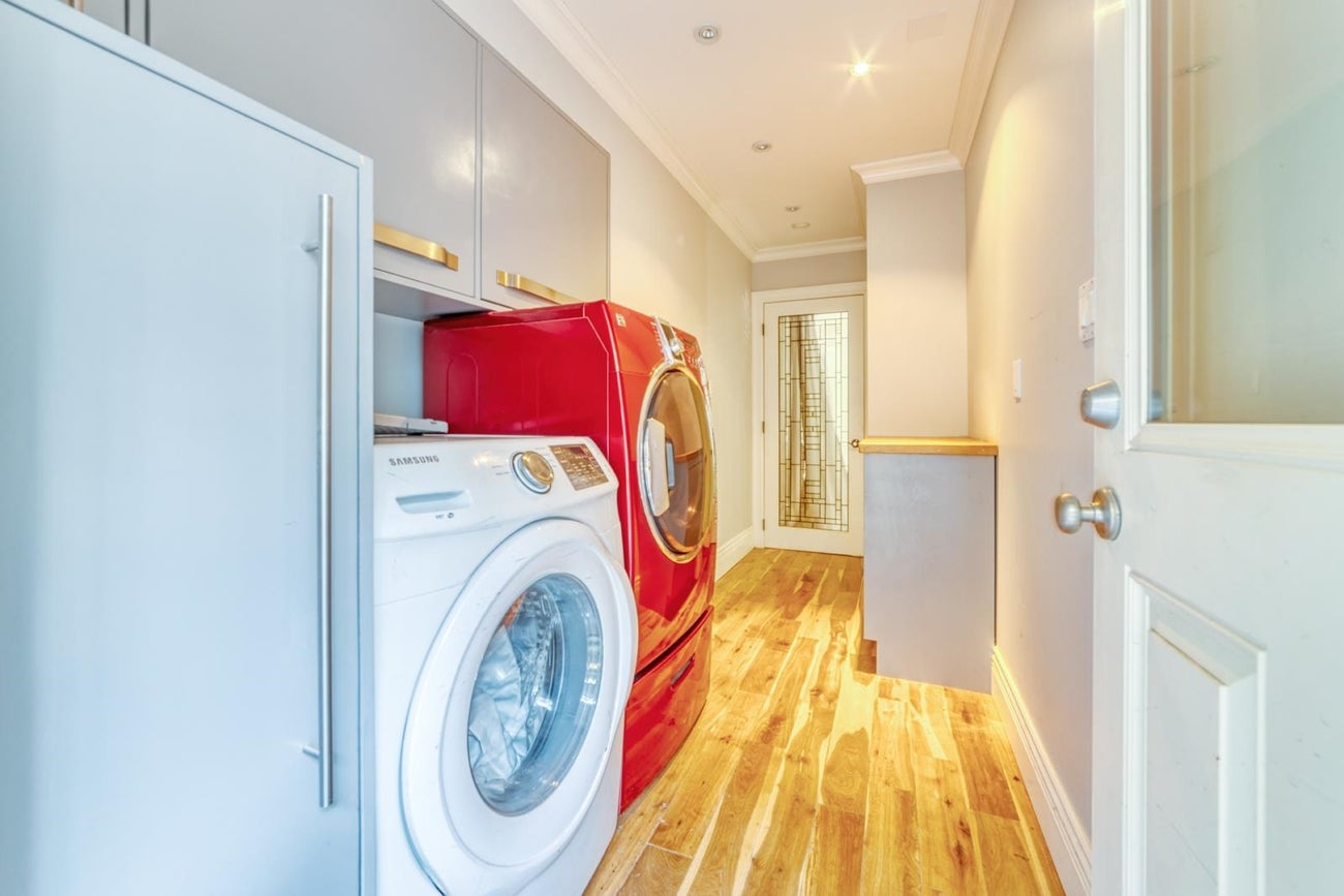 990 Kinsac Street - Coquitlam West Single Family Residence for Sale, 5 Bedrooms (R3095340)# - 31