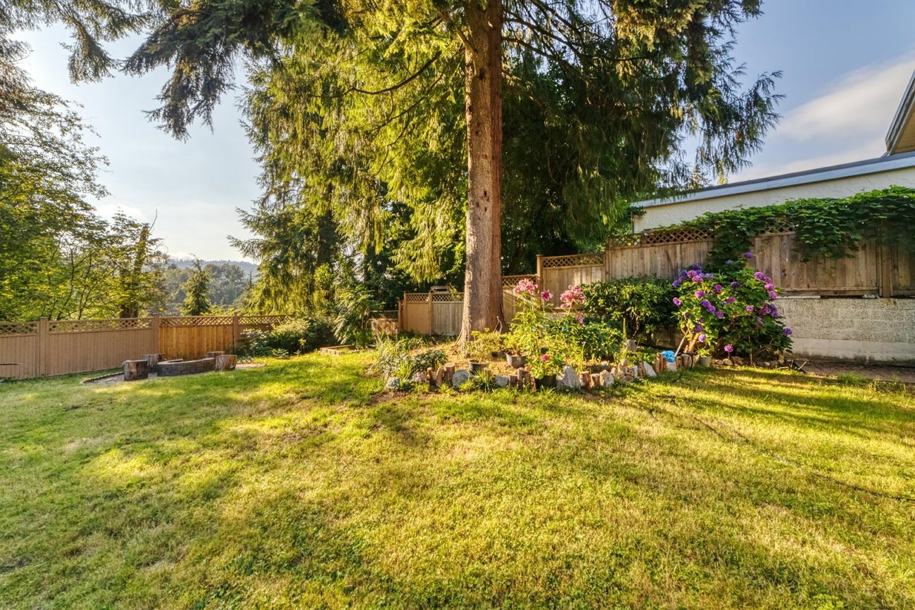 990 Kinsac Street - Coquitlam West Single Family Residence for Sale, 5 Bedrooms (R3095340)# - 40