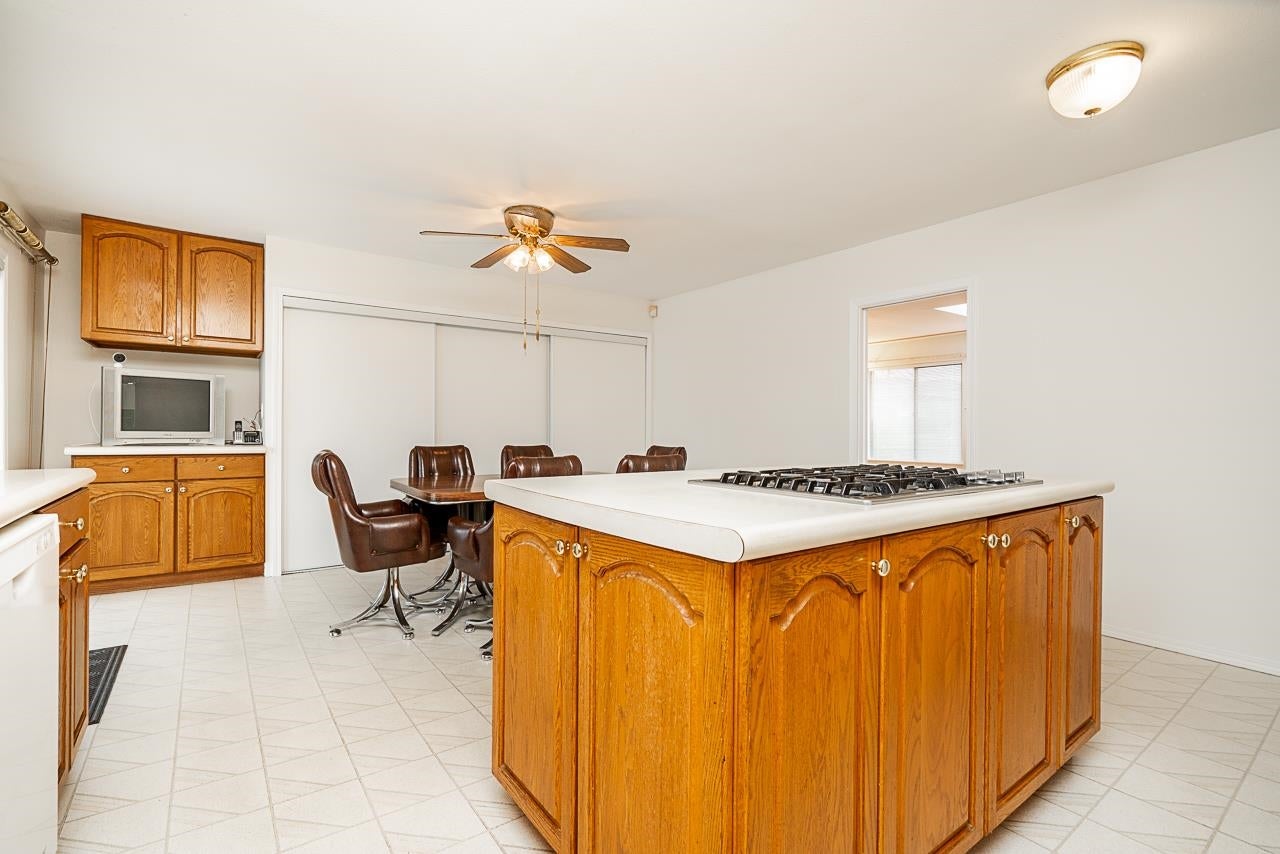 6546 Dunnedin Street - Sperling-Duthie Single Family Residence for Sale, 3 Bedrooms (R3095585)# - 14