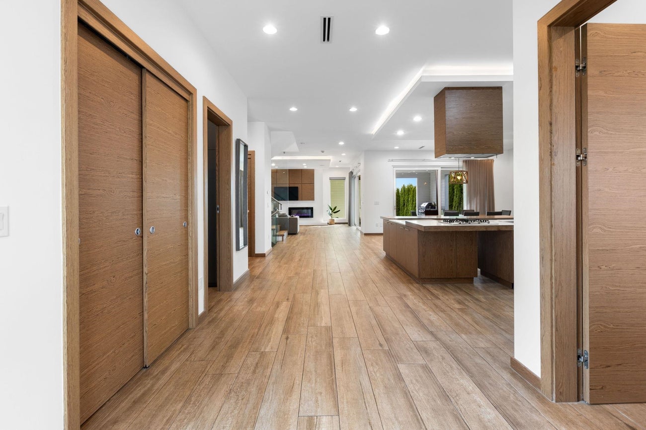 2150 Kugler Avenue - Central Coquitlam Single Family Residence for Sale, 6 Bedrooms (R3095734)# - 3