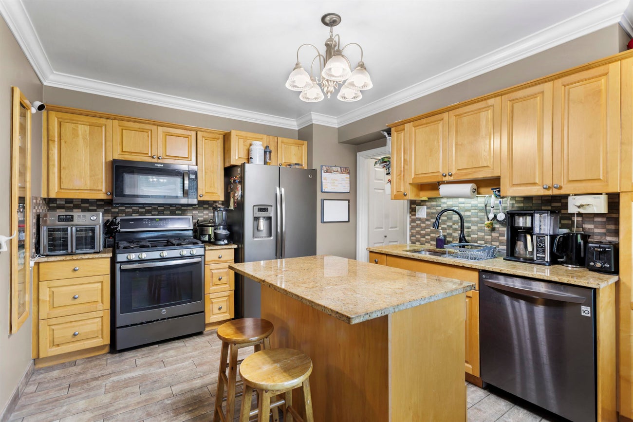 1419 Austin Avenue - Central Coquitlam Single Family Residence for Sale, 5 Bedrooms (R3097390)# - 13