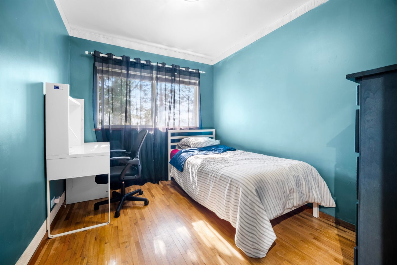 521 Brookmere Avenue - Coquitlam West Single Family Residence for Sale, 5 Bedrooms (R3097578)# - 11