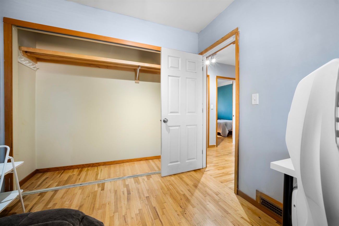 521 Brookmere Avenue - Coquitlam West Single Family Residence for Sale, 5 Bedrooms (R3097578)# - 15