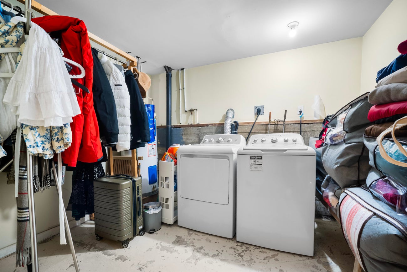 521 Brookmere Avenue - Coquitlam West Single Family Residence for Sale, 5 Bedrooms (R3097578)# - 17